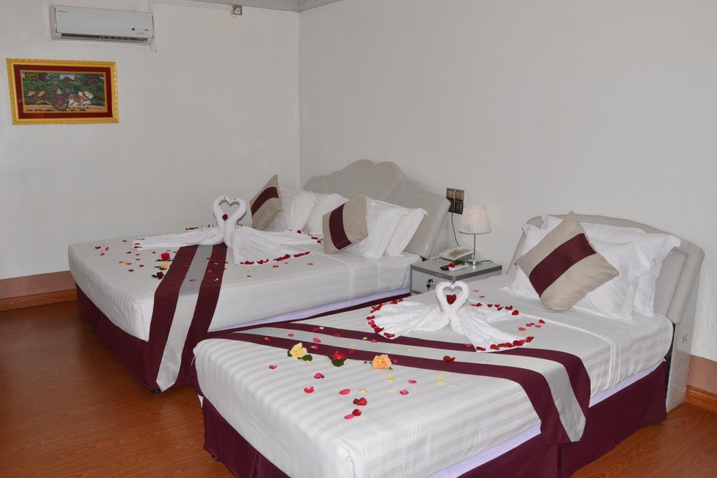 Myat Nan Taw Hotel Loi-kaw Exterior foto