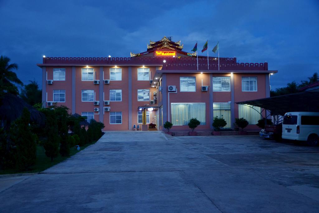 Myat Nan Taw Hotel Loi-kaw Exterior foto