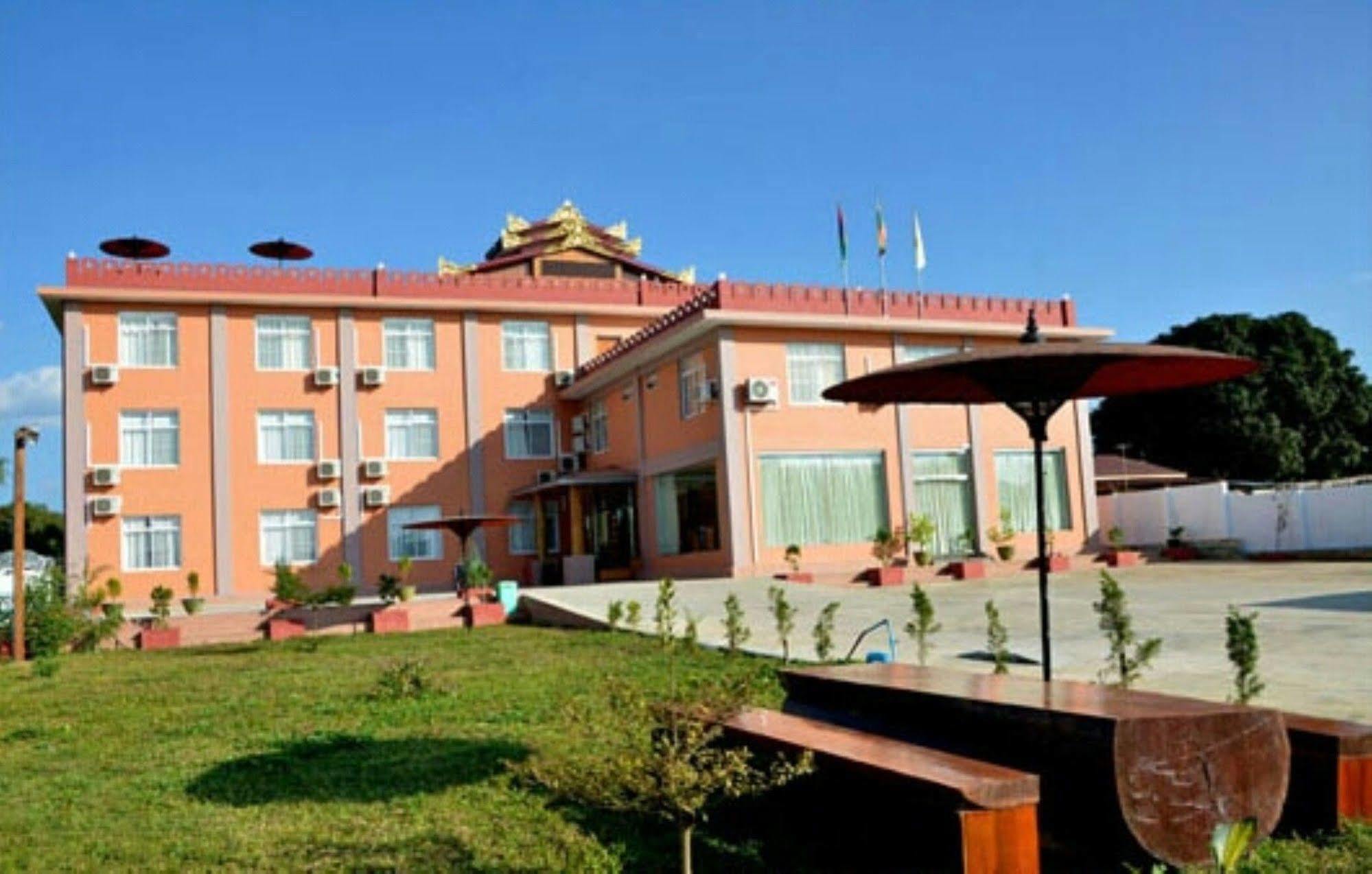 Myat Nan Taw Hotel Loi-kaw Exterior foto