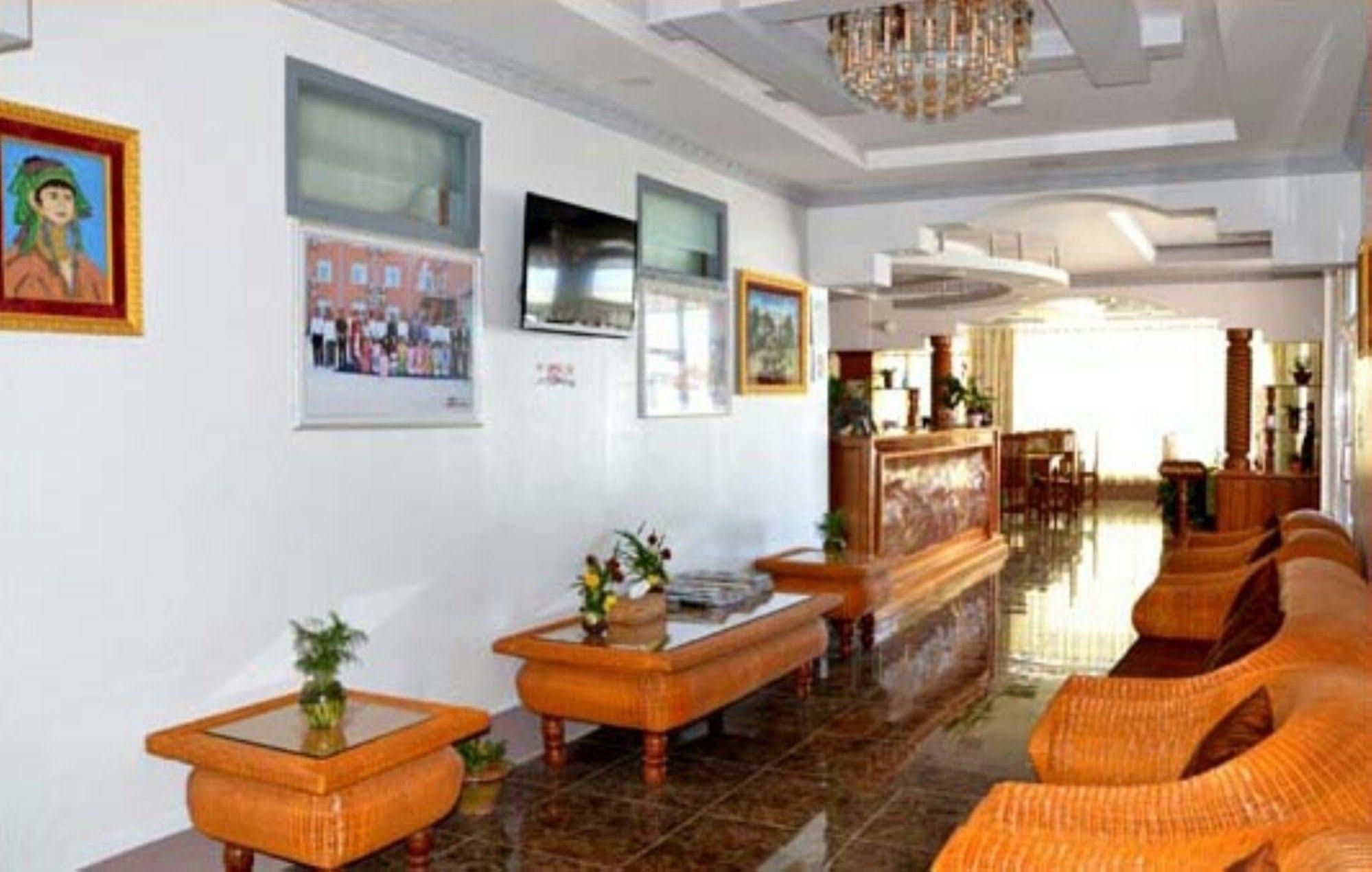 Myat Nan Taw Hotel Loi-kaw Exterior foto