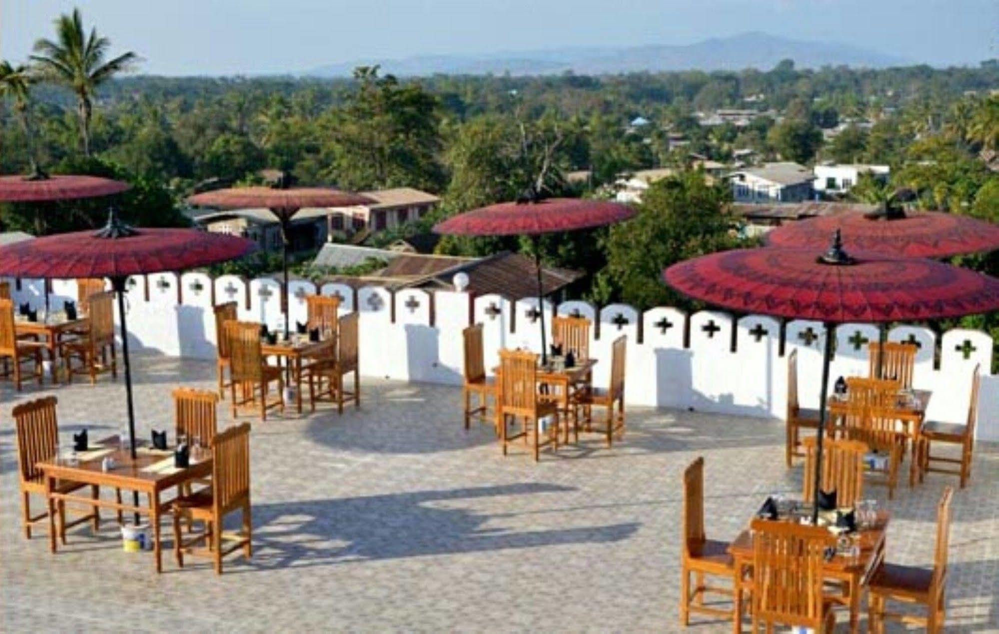 Myat Nan Taw Hotel Loi-kaw Exterior foto