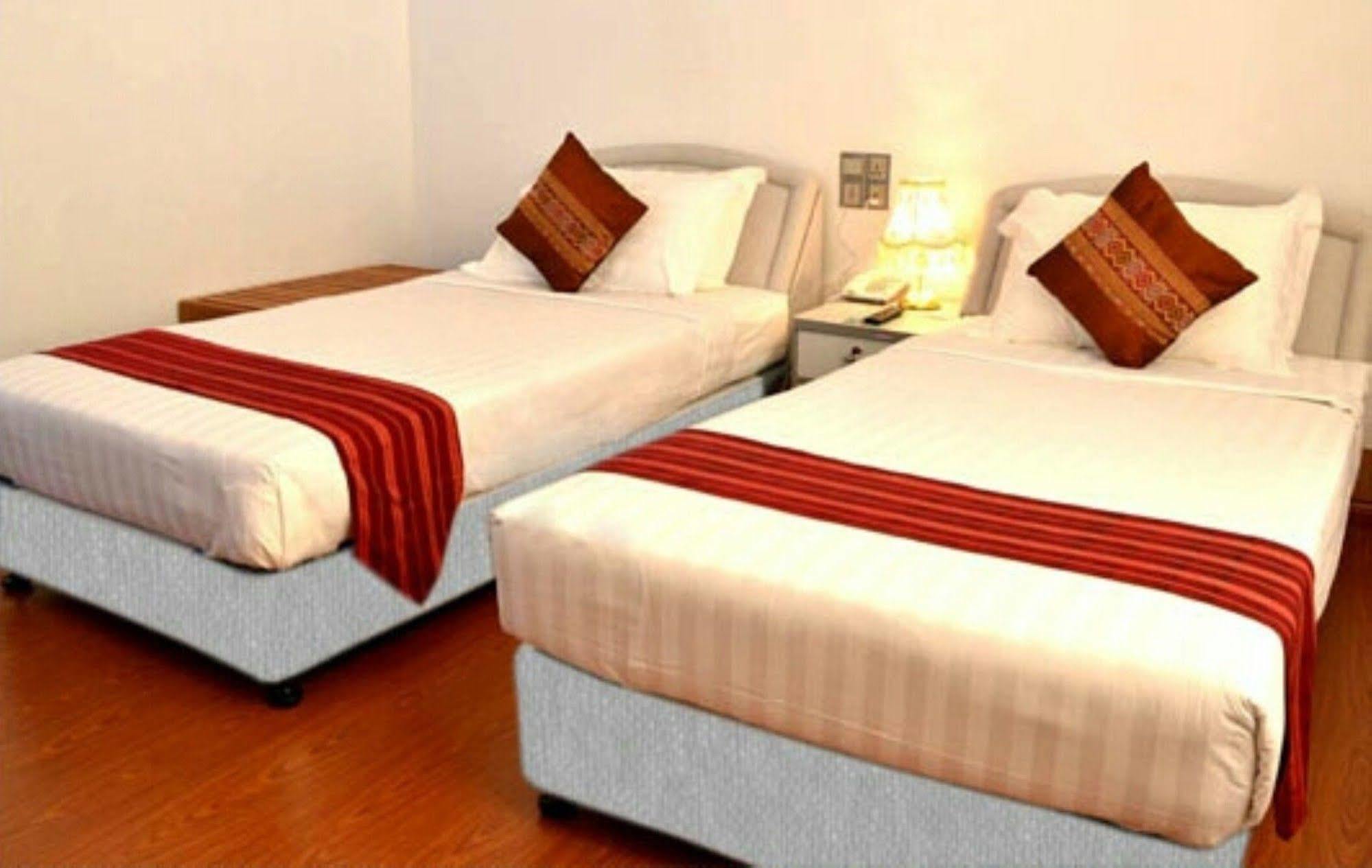 Myat Nan Taw Hotel Loi-kaw Exterior foto